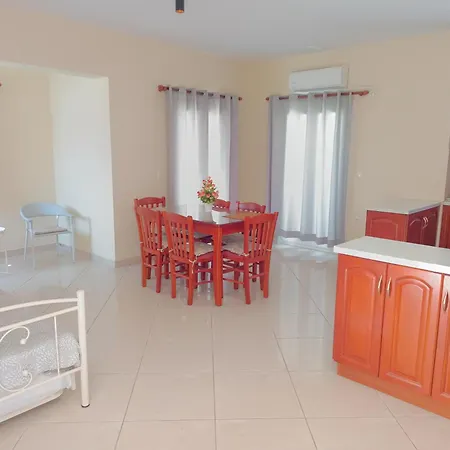 Holiday home Stella's ' Spacious 80sqm Sea View ' 50m From *